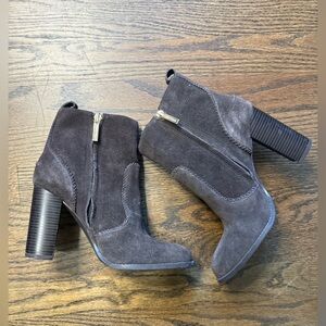 Nine West women's shoe-boots size 8m brow suede high blocked heel zip close